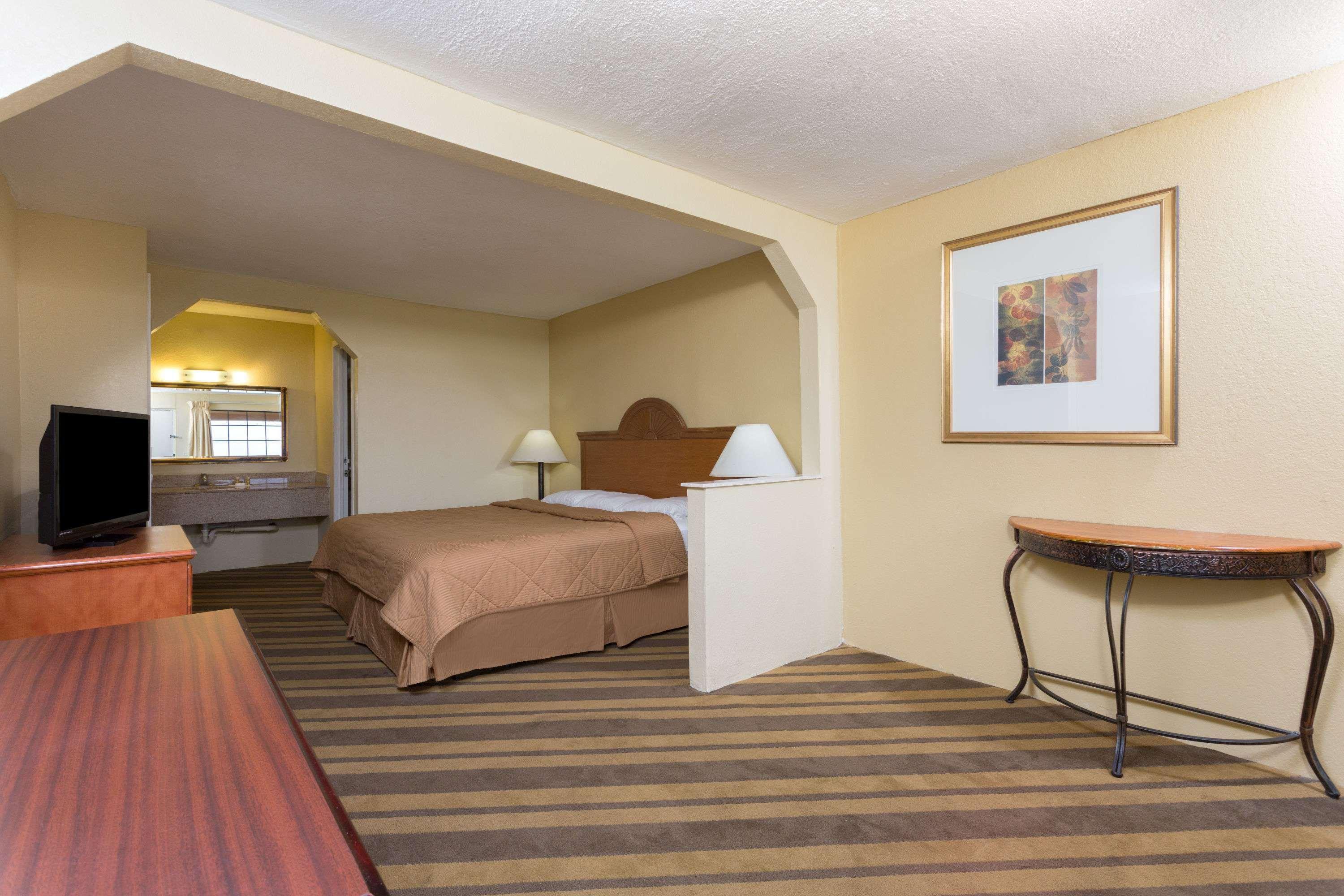 Days Inn & Suites By Wyndham Vicksburg Exterior foto