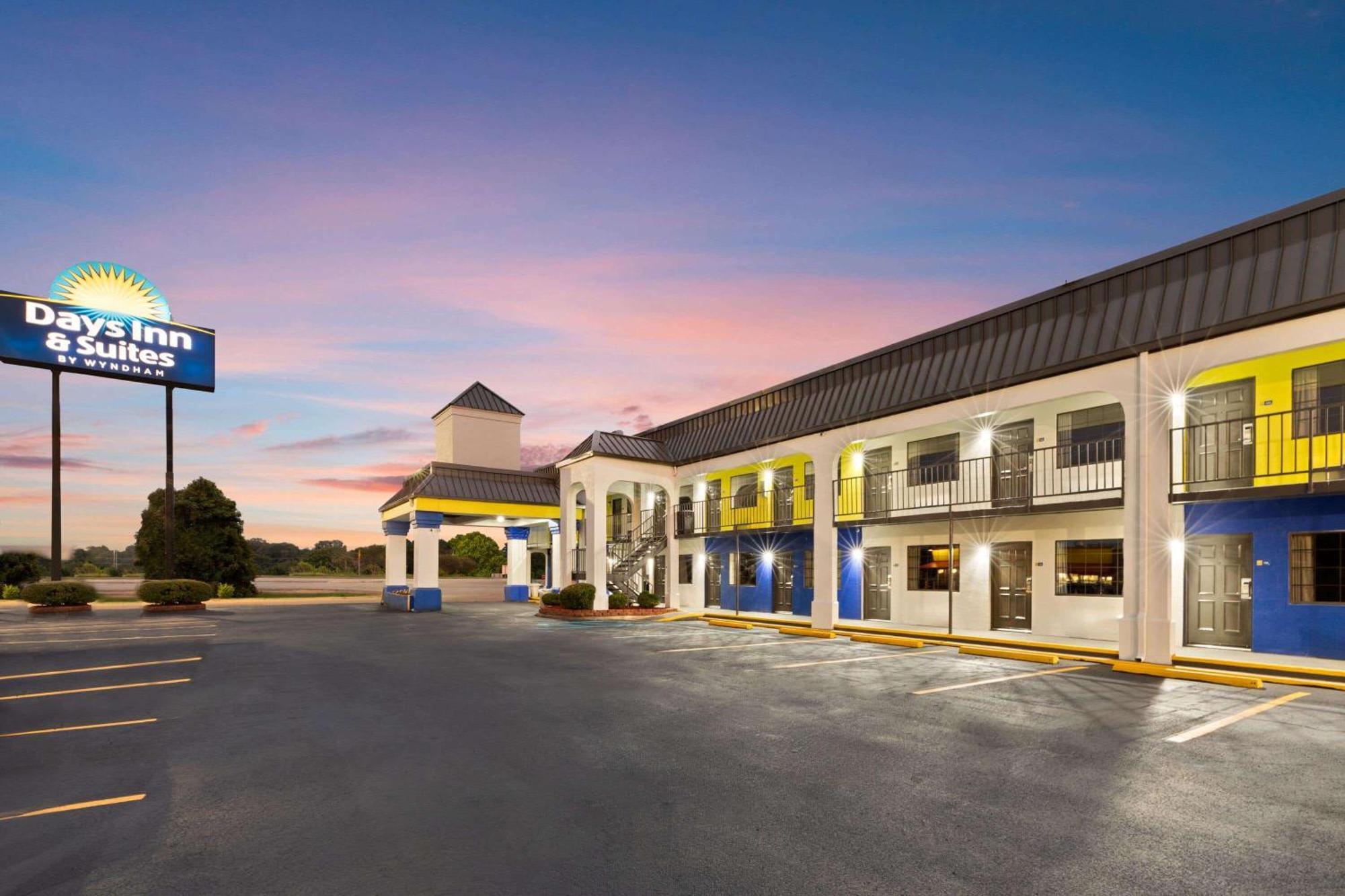 Days Inn & Suites By Wyndham Vicksburg Exterior foto